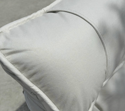 Close-up of the ERGOWAVE L1 padded seat and retractable footrest